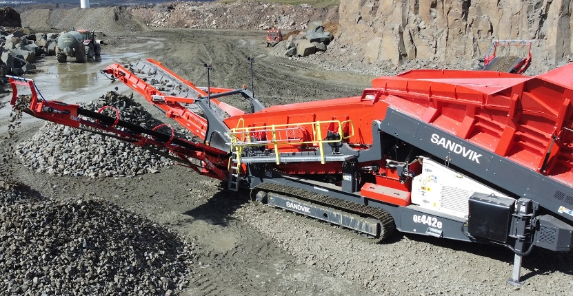 Scalpeur mobile à chenille robuste - Sandvik QE442e avec option d'entraînement hybride_0