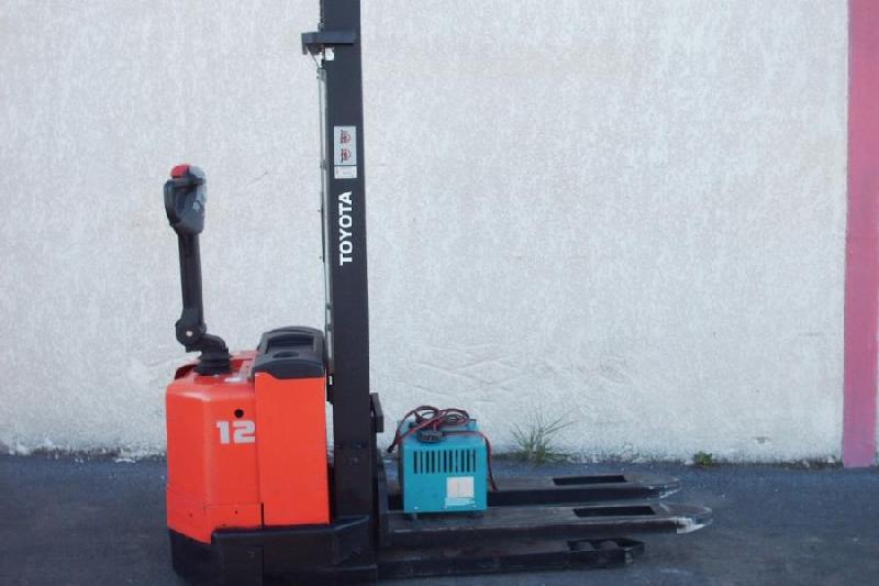 Gerbeur électrique Toyota - 7SM12 / 5530 - 1T2, 3.3M, capacité 1200kg, batterie 24V 240Ah_0