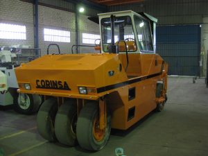 Compacteur à pneus d'occasion - CORINSA P-3 (1990) - 21 000 kg - 11 656 heures_0