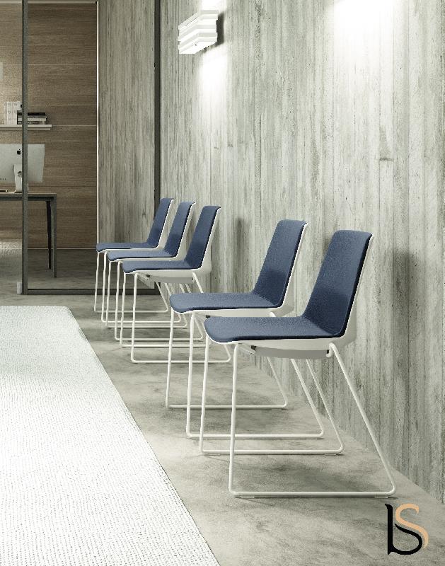 Chaise de réunion CLUE pied traineau - Offisit - Bleu foncé_0