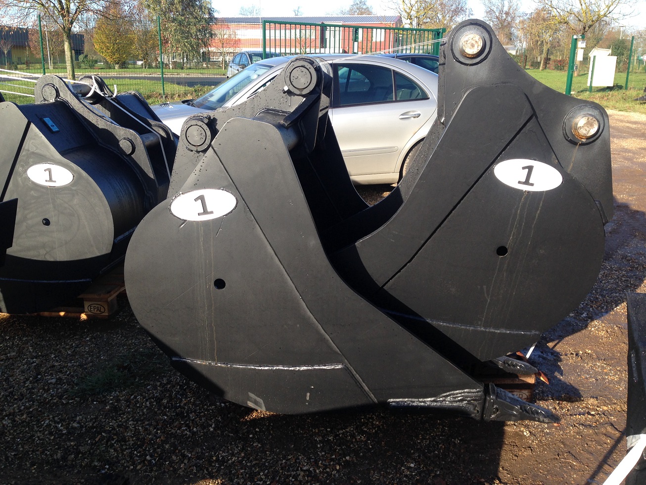 Godet retro hd pelle de 23 à 26 tonnes_1