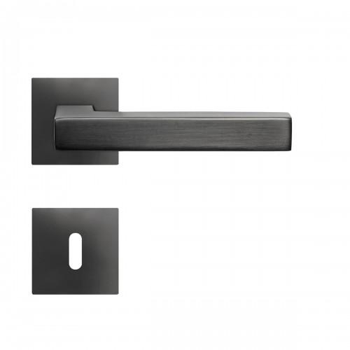 POIGNÉES DE PORTE SUR ROSACES CARRÉES EPL 46Q SEATTLE - GRIS TITANIUM - CLÉ L KARCHER DESIGN