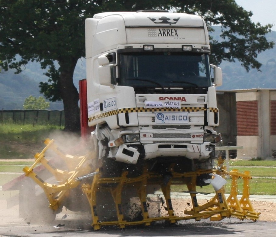 Barriere amovible anti-camion belier jusqu'à 18t, pour la protection du domaine public et des sites industriels - baava 1800pl_0