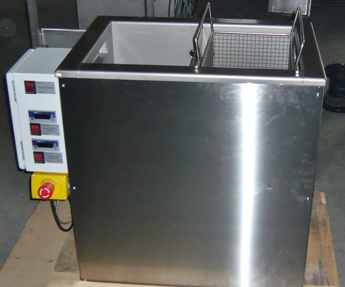 Machine nettoyage ultrason et de rincage industriel en acier inoxydable de 136 litres - EURO-TECH_0