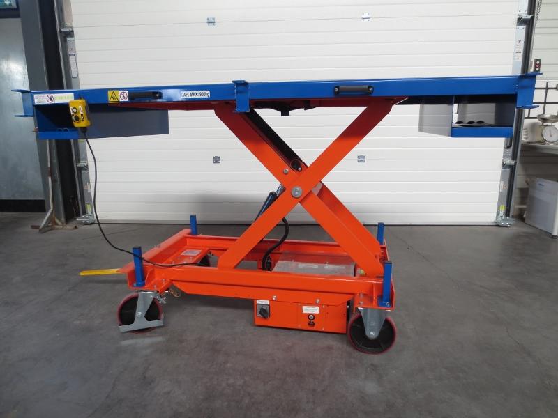 Table élévatrice avec timon d'attelage - capacité 900 Kg - plateau sur mesure 2000 x 800 mm_0
