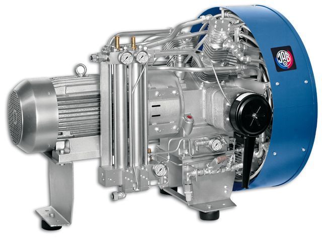 Compresseur à piston moyenne pression 30 bar - refroidissement à air ou eau - utilisation industrielle et marine_0