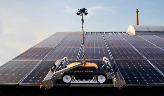 Robot de nettoyage pour panneaux solaires_0
