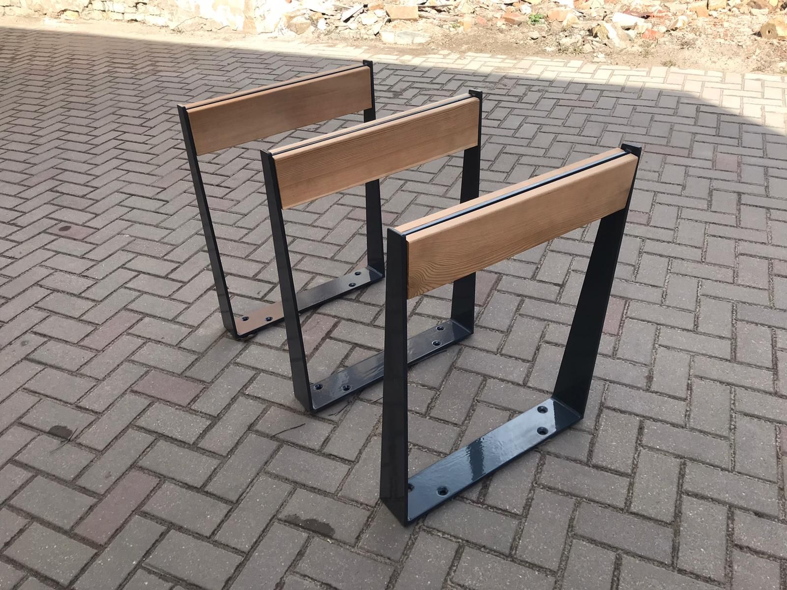 Support et appuis vélos en acier renforcé 8mm et bois de Mélèze - Design contemporain Wood City_0