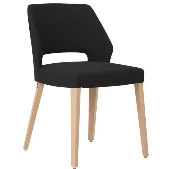 Chaise en bois de restaurant
