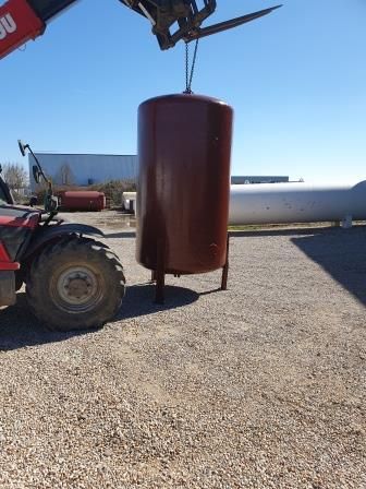 Cuve ex-bière 5 000 litres - verticale avec 3 pieds - revêtement époxy alimentaire - ref : w00501309011 - Dabert-Citernes_0