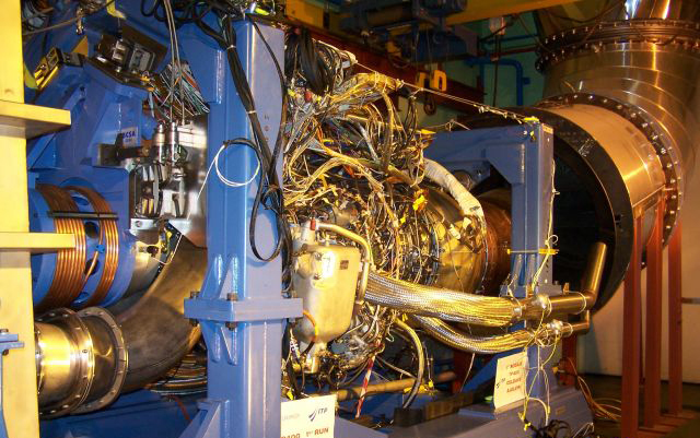 Aéronautique : banc d'essais moteur avion_0