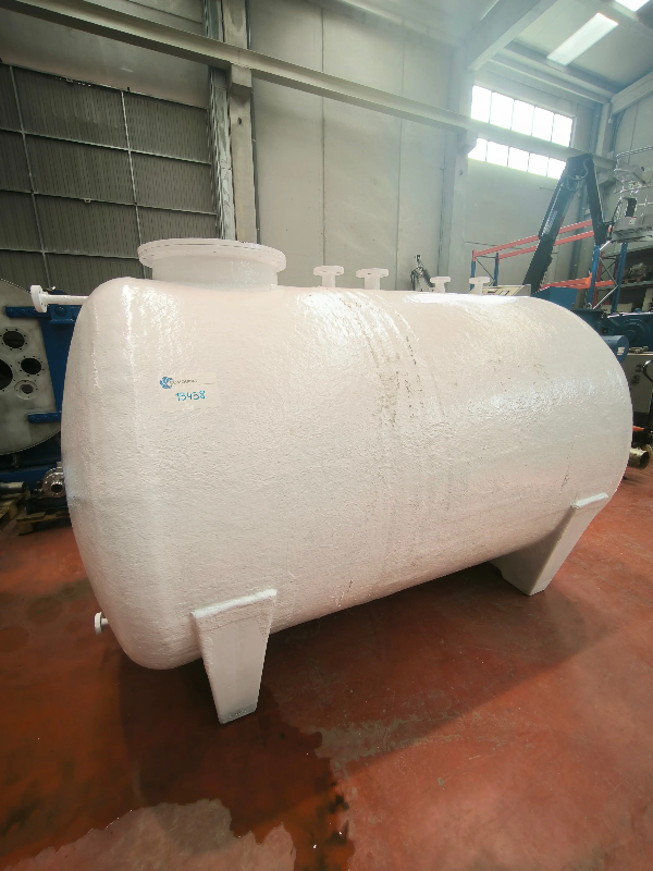Cuve de fibre horizontale de 5 200 litre avec revetement interieur en halar - référence : c13458_0