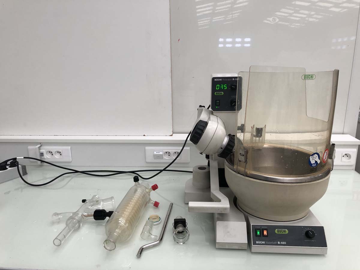 Rotavapeur Büchi R124 et bain-marie B480 d'occasion - laboratoire pharmaceutique - P21091260_0