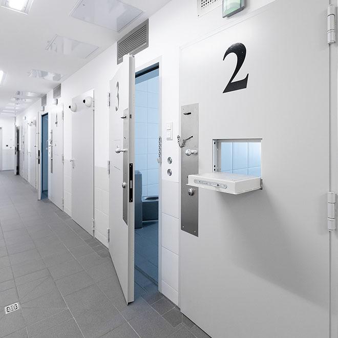Porte de cellule de prison Teckentrup - Acier galvanisé, double paroi, épaisseur 64 mm, avec options de sécurité et dimensions personnalisables_0