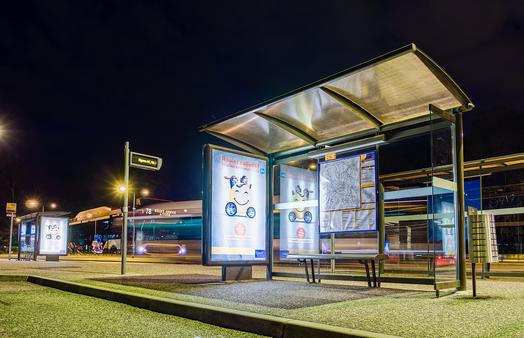 Abri bus new edge / structure en acier / bardage en verre securit / avec banquette / 350 x 250 cm_1