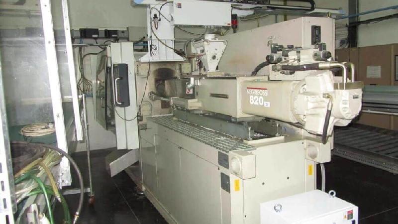 Presse à injection Negri-Bossi - V820/160 - Diamètre vis 52 mm - Volume 480 cm3 - 2000_0