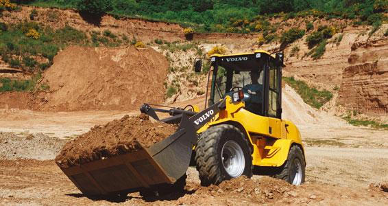 Chargeuse 800L - Type Volvo L30 - Capacité godet 32601 m3 - 5500 kg_0