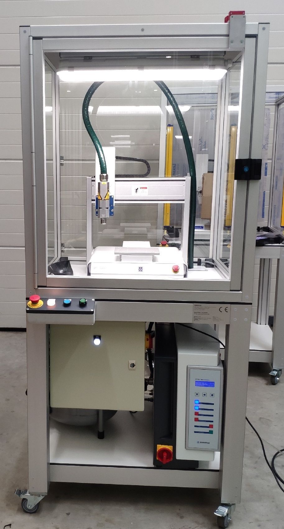 Cellule robotisée complète avec plasma - prétraitement de surface - table numérisée et carter insonorisé_0