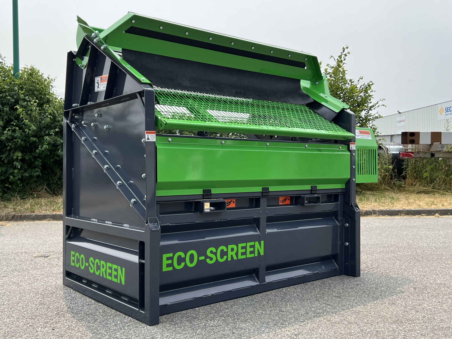Crible compact mobile thermique autonome ECO-SCREEN - moteur Kohler 5,5cv - rendement 10-30T/h_0