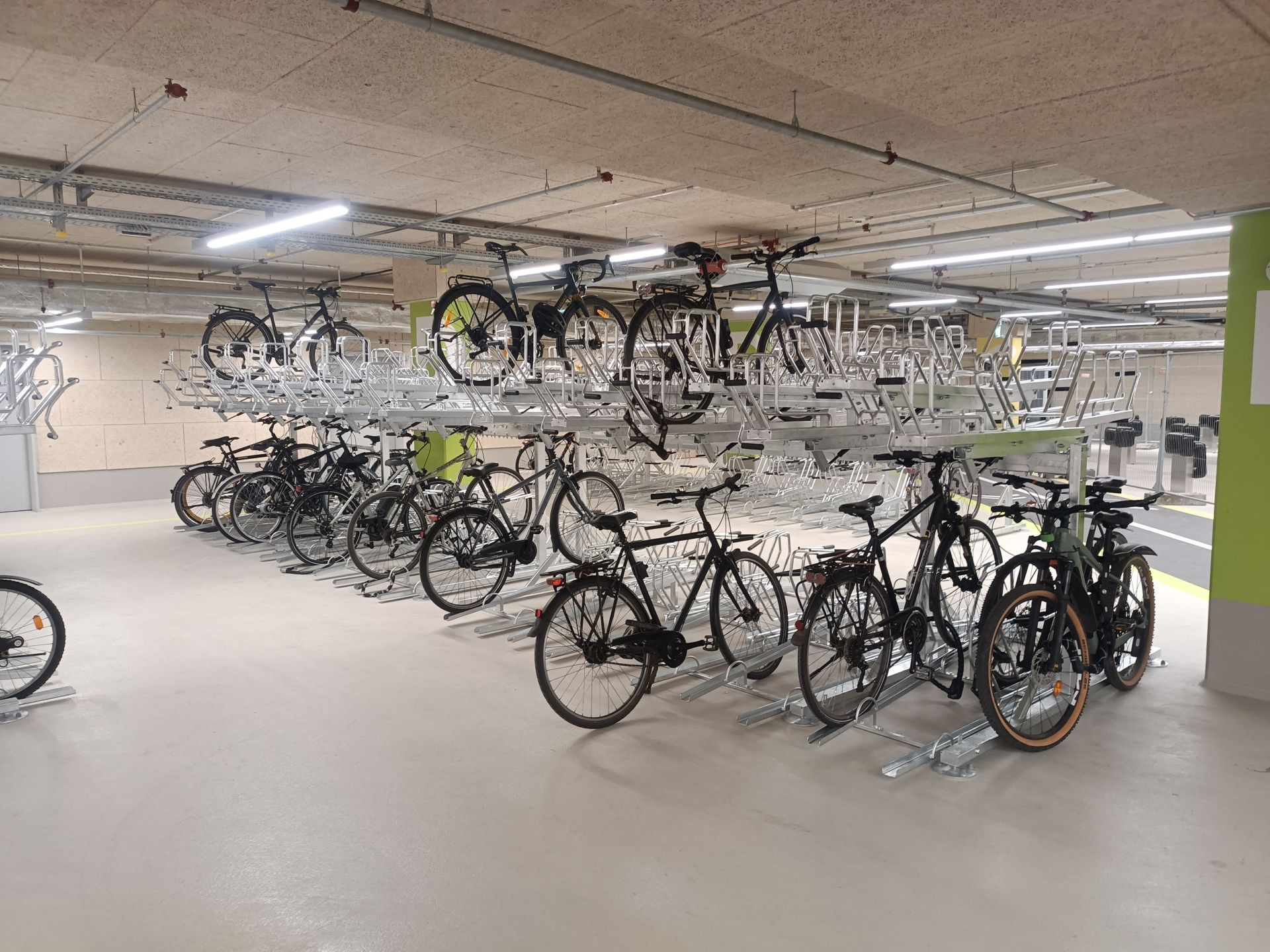 Rack à vélo double étage avec entraxe ajustable  375, 400, 450 ou 500 mm_1