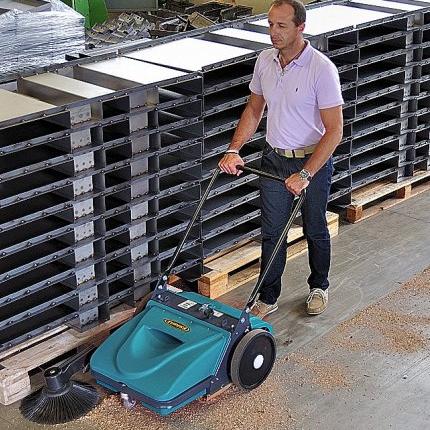 Balayeuse accompagnée Picobello simple, universelle, 100% écologique, autonomie illimitée - largeur 700 mm_1