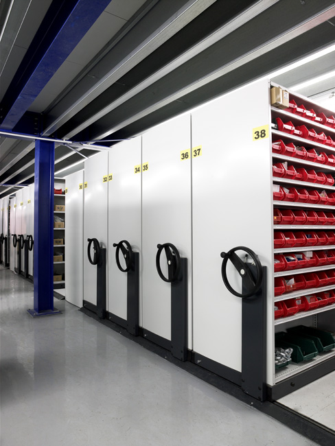 Rayonnages sur base mobile - solution idéale pour archives et milieu industriel - jusqu'à 80% de capacité de stockage en plus_0
