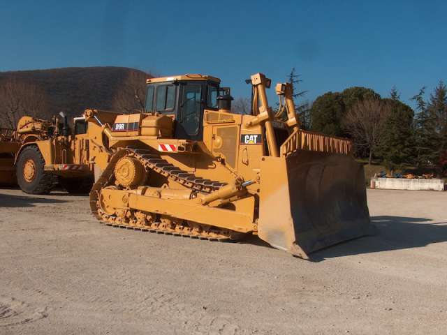 Bulldozer caterpillar d9r_0