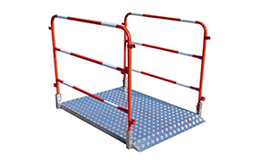 Passerelles TP - Location avec plaque anti-dérapante, garde-corps et traitement anti-UV_0
