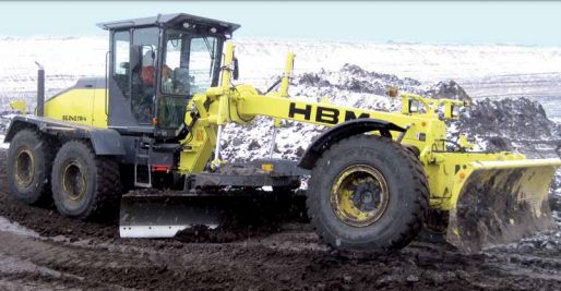 Bg 240 t-4 (6x4) / bg 240 ta-4 (6x6) niveleuse HBM-Nodas - Moteur diesel CUMMINS 223 CV/234 CV, Poids total 23 000 kg_0