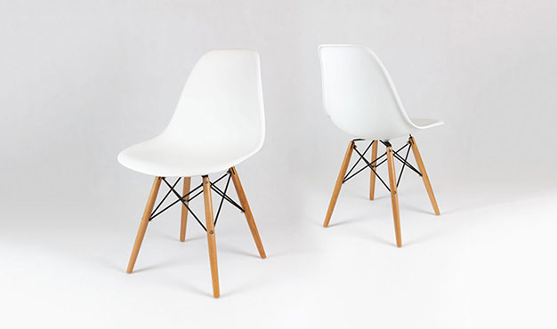 Chaise design blanche pieds en bois style eiffel - biale_0
