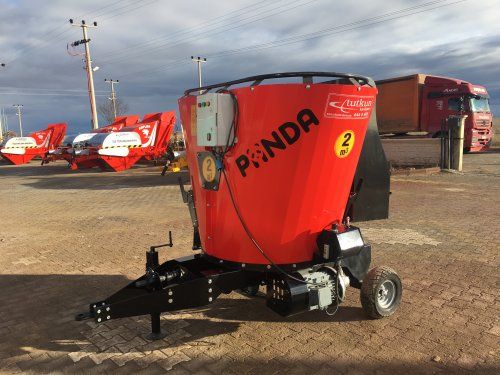 Panda-d 2 (shaft) - mélangeuse agricole - Tutkun - capacité 2 m³ - pour 25 à 30 animaux - compatible 380V et suspension 3 points_0