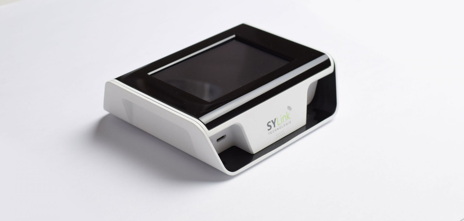 Solution de sécurité informatique SYLink Spot - Écran tactile 3,5’’ - Protection des connexions nomades et réseaux publics_0