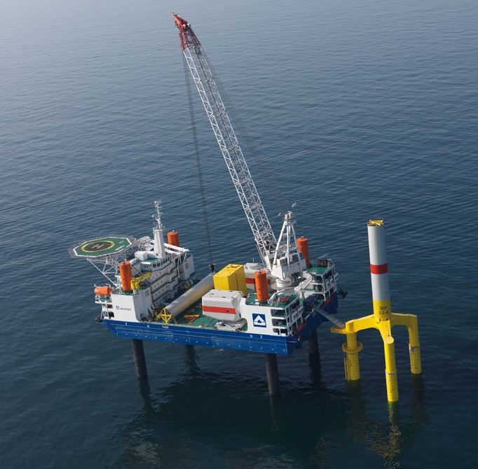 Bos 14000 - Grue portuaire offshore Liebherr - Capacité de levage max 600t - Portée 102m_0