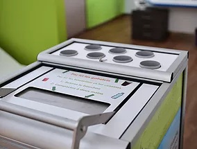 Compacteur et table de tri pour bouteille canette gobelet_0