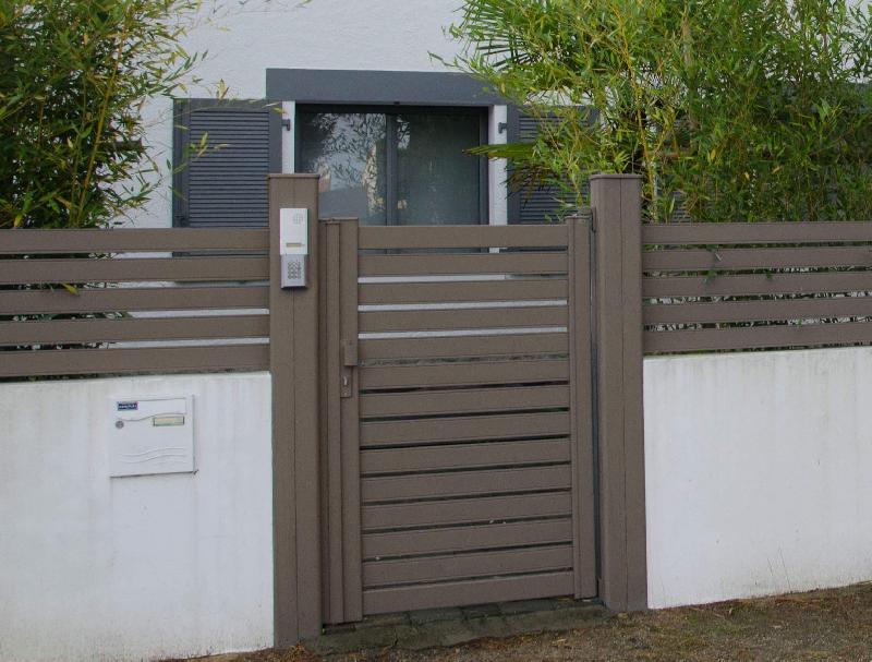 Portillon Aluminium Rose Ajouré Horizontal Sur Mesure_0