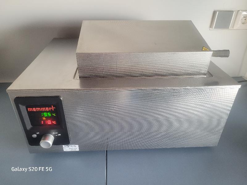 Bain-marie de laboratoire MEMMERT WNE 14_0