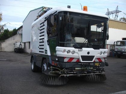 Balayeuse aspiratrice 5m3 - mathieu ravo 540 xl_0