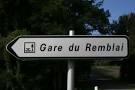 Panneaux de signalisation directionnelle SD2 - pour accotement ou trottoir - hauteur sous panneaux 2,20m_0