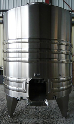 Cuve fond plat incliné 4% sur pieds - 92 hl - NEUF Année 2012 - Finition recuit brillant et polie_0