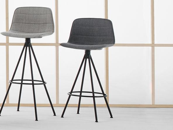 Lot de 2 chaises hautes Varya pied giratoire avec repose-pieds et coque rembourrée_0
