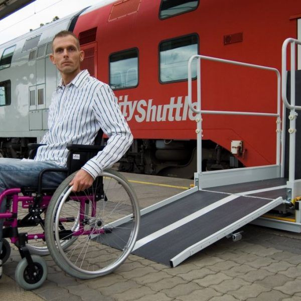 Plateforme élévatrice mobile spéciale trains - Pégase - Accès PMR, 300 kg, intérieur et extérieur_0