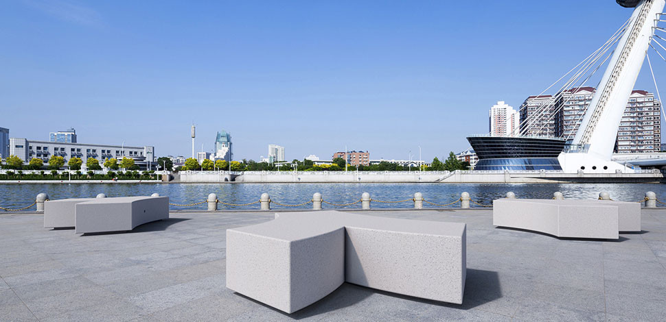 Banc public en pierre - Aubrilam KUBB - Reconstitution marbre ou granite blanc - Finition polie ou martelée_0