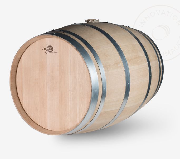 Gros tonneau en bois