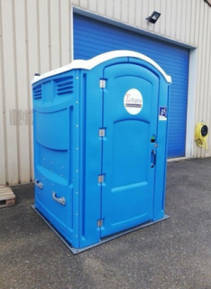 WC chimique autonome avec accessoires, idéal pour PMR - Réservoir 132L_0