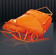 1025 V bennes à béton - type couchée - cylindro-conique à déversement latéral - commande par volant_0