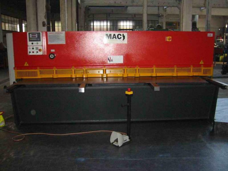 Cisaille guillotine oscillante MAC CGO - capacité de 4x2000 à 20x6000 - équipement standard et options_0