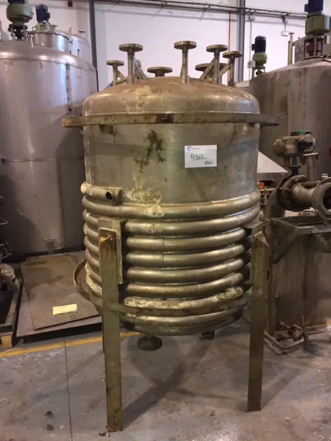 Cuve inox 316l 850 litres mores2 ateliers avec demi-canne d'occasion - référence : c4312_0