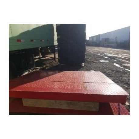 Rampe d'accès pour conteneur - Canada Bestland Industrial Inc - dimensions 83x69x6.5'' - état neuf_0
