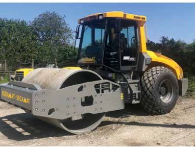 Compacteur monocylindre 213 cm - 18 T, utilisé pour le compactage de remblais, sable/gravier, terres mélangées - AMMANN ASC 170 T3 - disponible en location_0