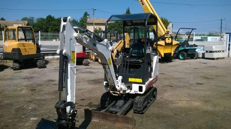 Mini-pelle Bobcat C14 - 2011 - 1300 kg - Canopy, chenilles neuves, attache rapide et 3 godets_0